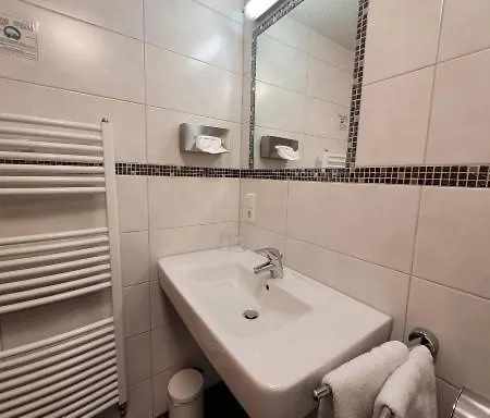 Konukevi Donishaeusle 3*