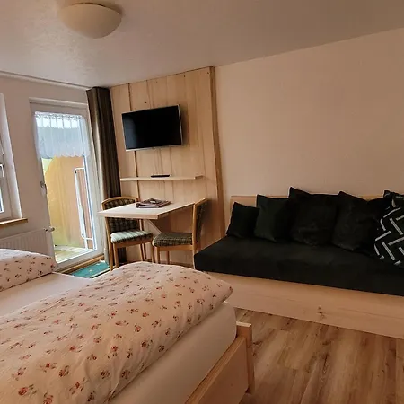 Donishaeusle Konukevi 3*