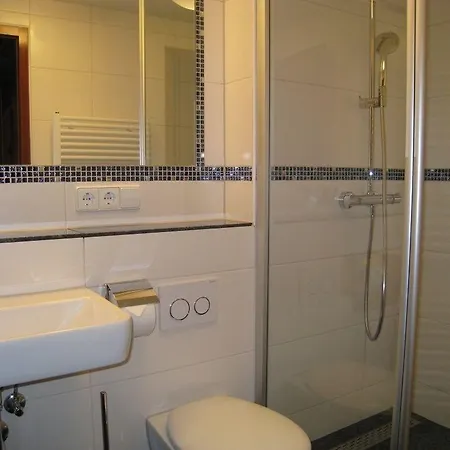 Konukevi Donishaeusle 3*